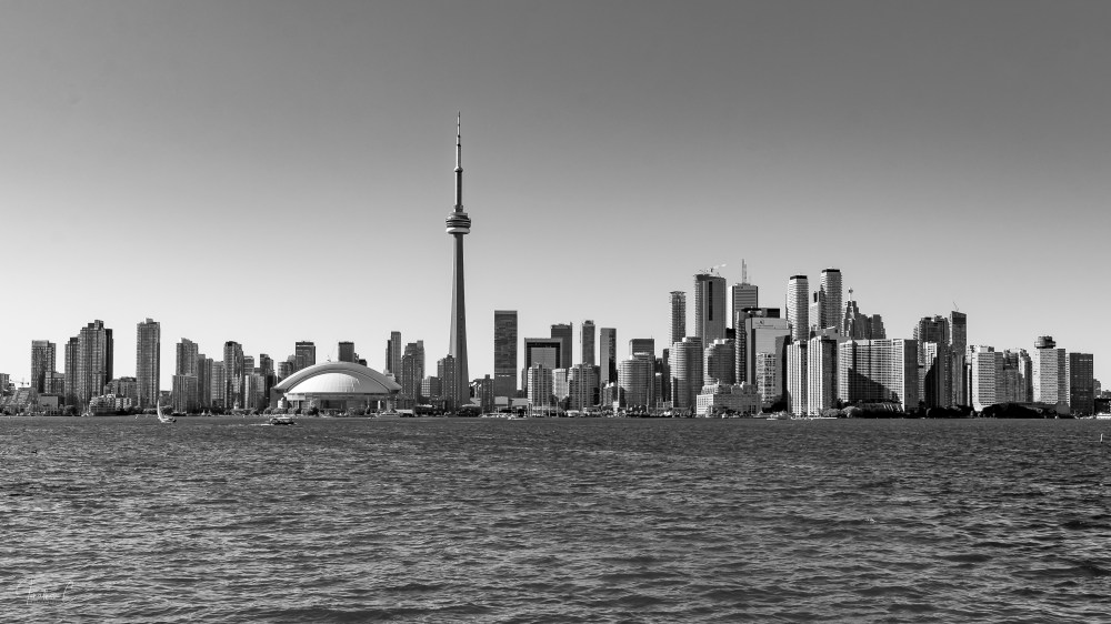 Centre Island BBQ Beer Patio Skyline BW