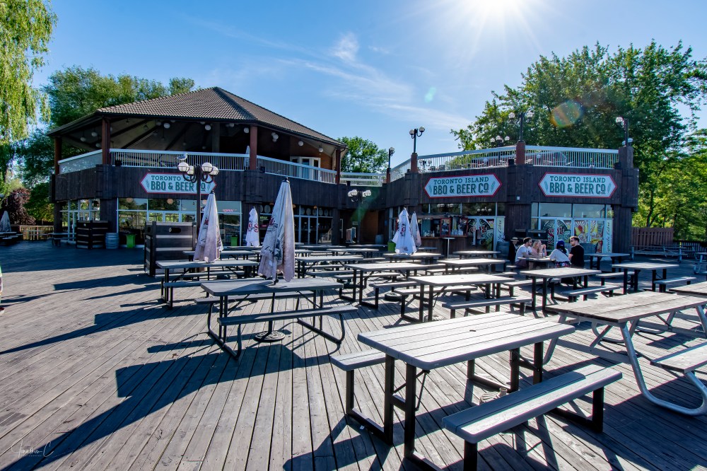 Centre Island BBQ Beer Patio