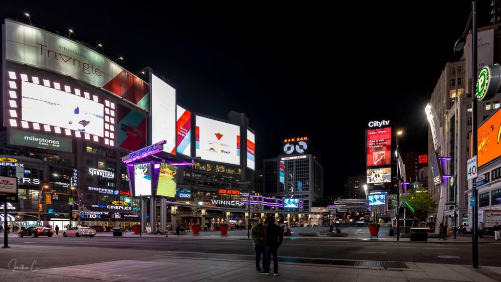 yonge dundas square-2